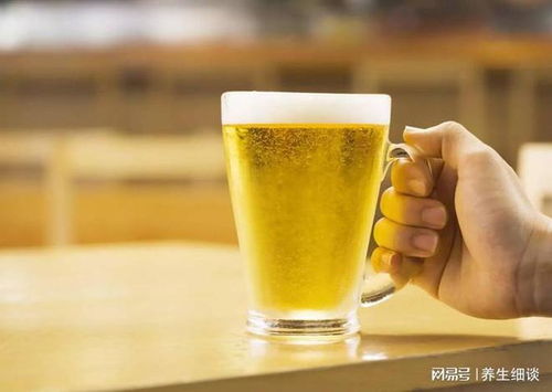一喝啤酒就上廁所與最后上廁所的人，哪個(gè)更健康？解讀酒精飲料的真實(shí)影響